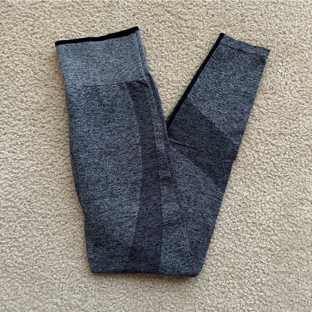 PINK Victoria’s Secret Seamless Gray Leggings